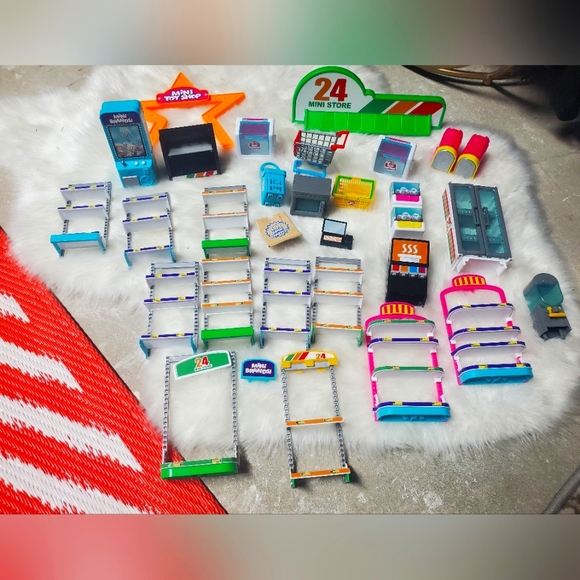 Mini Brands Accessories - Picture 1 of 3